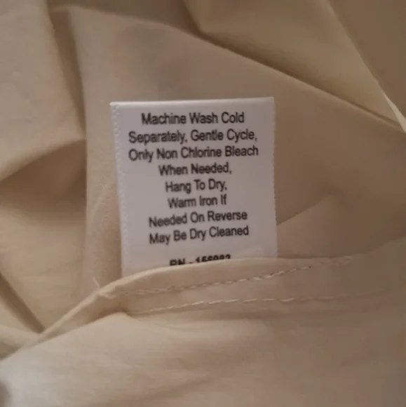 Evereve Smocked Bodice Boho Top Size Medium NWOT - Picture 8 of 11